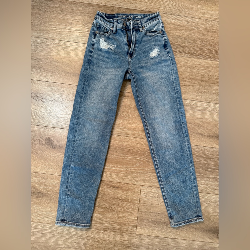American Eagle Outfitters Women's Distressed Blue Jeans